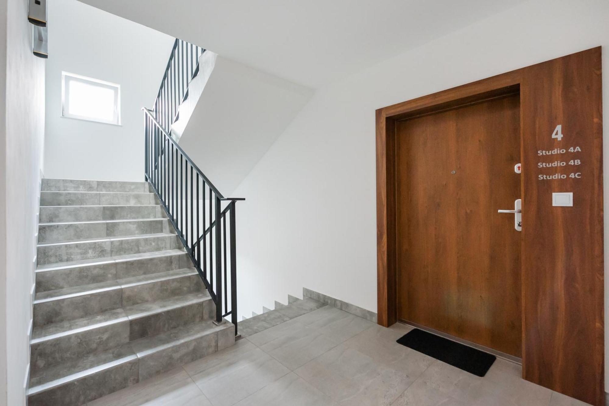 Hohome Comfy Apartments Варшава Екстериор снимка